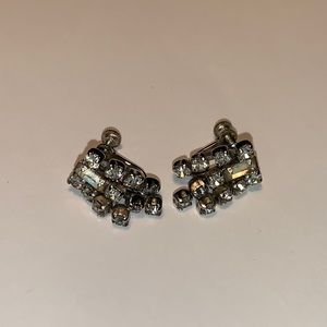 Vintage screw back rhinestone formal wear costume jewelry earrings